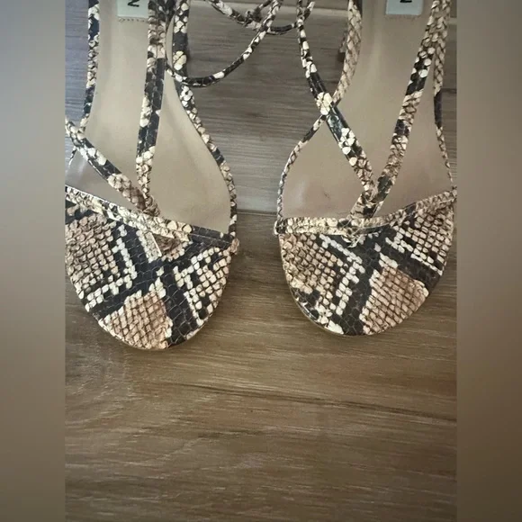 Steve Madden Snake Print Ankle Tie Heel 6 - Picture 2 of 8